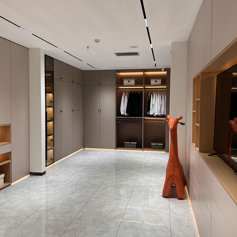 Marangyang DIY Walk in Closet