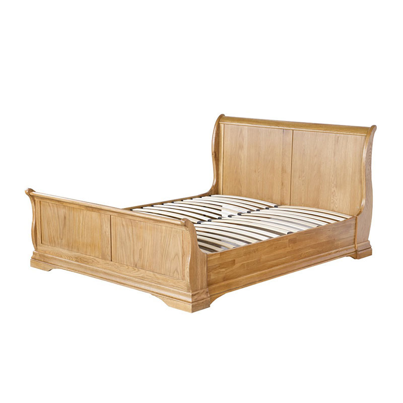 Pinintahang Sleigh Bed